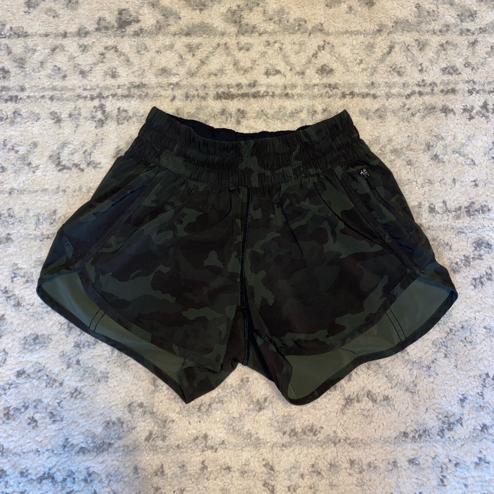 Lululemon track that shorts